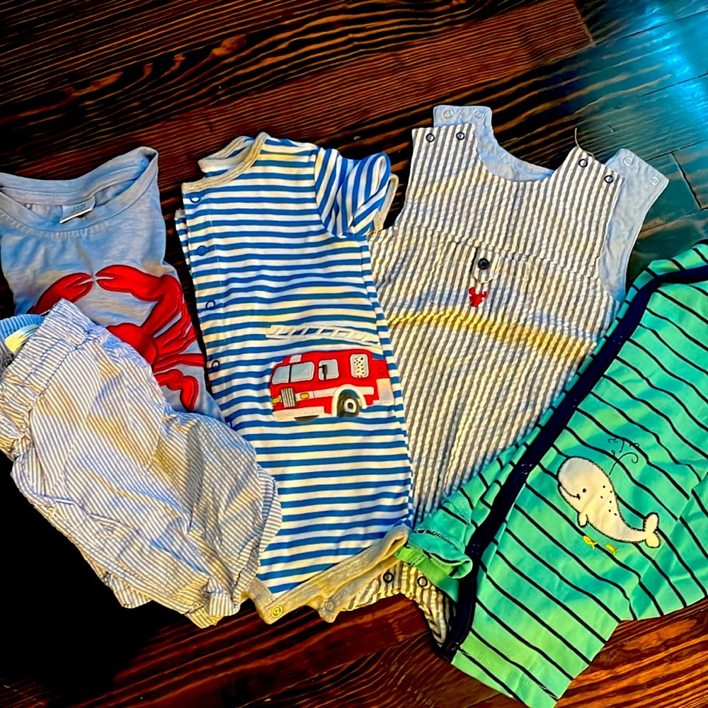 Lot of boys summer clothes (12m)